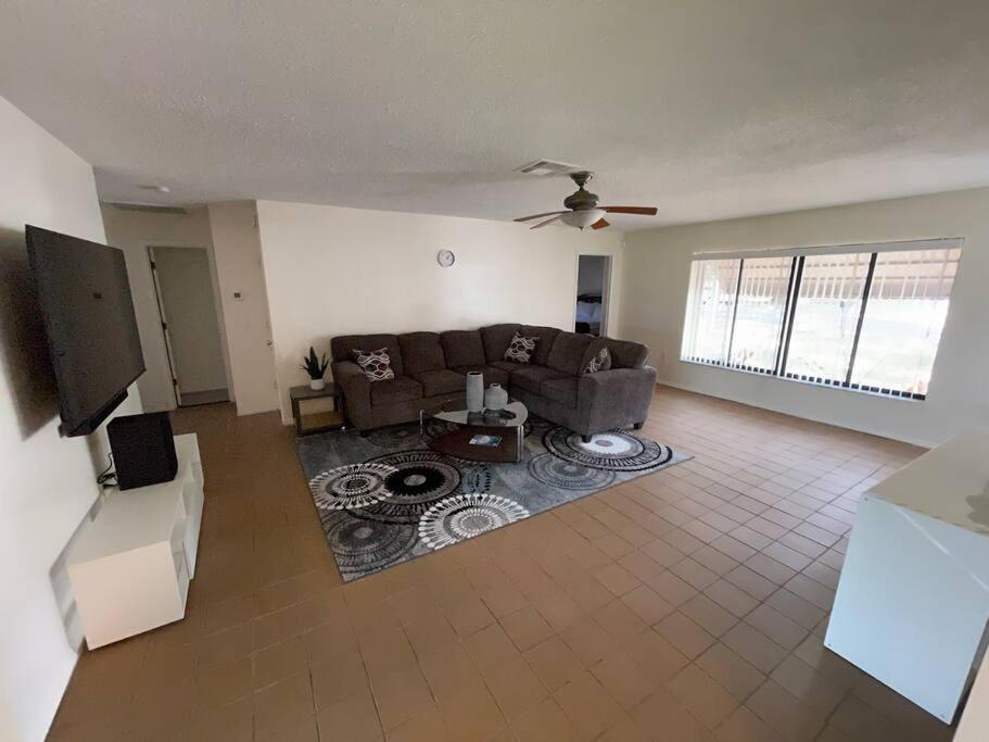 Lakeside Retreat - 3 Bedroom, 2 Bathroom House By The Lake Lakeland Exterior foto